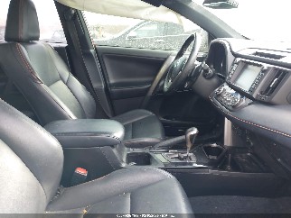 2018 Toyota RAV4, VIN JTMJFREV4JD236172. Фото 5 з 6 з аукціону IAAI. Каталог авто зі США OpenDataCar.