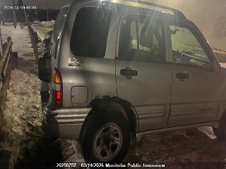 2003 Chevrolet Tracker, VIN 2CNBJ13C836911833. Zdjęcie 3 z 4 z aukcji IAAI. Katalog aut z USA OpenDataCar.