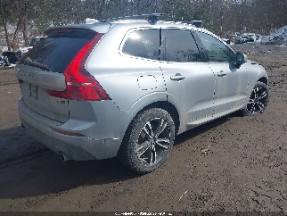 2018 Volvo XC60, VIN YV4102RK3J1076650. Фото 4 з 6 з аукціону IAAI. Каталог авто зі США OpenDataCar.