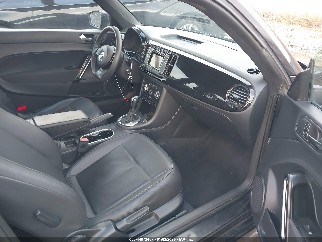 2017 Volkswagen Beetle, VIN 3VWF17AT9HM621137. Фото 5 з 6 з аукціону IAAI. Каталог авто зі США OpenDataCar.
