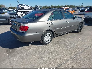 2005 Toyota Camry, VIN 4T1BE32K55U542152. Zdjęcie 4 z 6 z aukcji IAAI. Katalog aut z USA OpenDataCar.