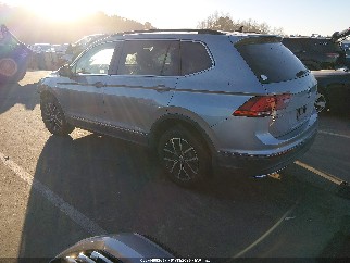 2021 Volkswagen Tiguan, VIN 3VV2B7AX2MM058980. Photo 3 of 6 from IAAI auction. OpenDataCar US salvage catalog.