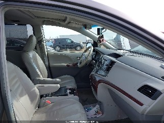 2014 Toyota Sienna, VIN 5TDYK3DC1ES473316. Фото 5 з 6 з аукціону IAAI. Каталог авто зі США OpenDataCar.