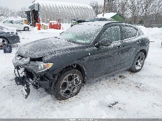 2023 Alfa romeo Stelvio, VIN ZASPAKBN4P7D57061. Фото 2 из 6 с аукциона IAAI. Каталог авто из США OpenDataCar.