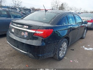 2013 Chrysler 200, VIN 1C3CCBCG5DN701767. Zdjęcie 4 z 6 z aukcji IAAI. Katalog aut z USA OpenDataCar.