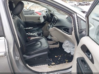 2019 Chrysler Pacifica, VIN 2C4RC1EG9KR525190. Фото 5 з 6 з аукціону IAAI. Каталог авто зі США OpenDataCar.