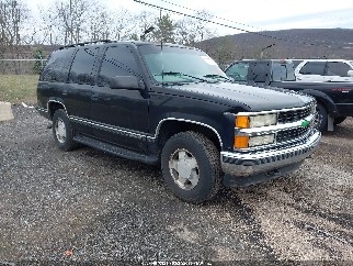 1999 Chevrolet Tahoe, VIN 1GNEK13R8XJ307329. Фото 1 з 6 з аукціону IAAI. Каталог авто зі США OpenDataCar.