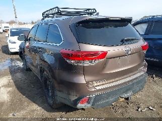 2018 Toyota Highlander, VIN 5TDDZRFH6JS821692. Фото 3 з 6 з аукціону IAAI. Каталог авто зі США OpenDataCar.
