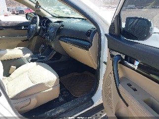 2013 Kia Sorento, VIN 5XYKTCA69DG329896. Фото 5 из 6 с аукциона IAAI. Каталог авто из США OpenDataCar.