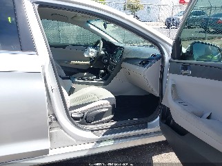 2018 Hyundai Sonata, VIN 5NPE24AF7JH715498. Фото 5 з 6 з аукціону IAAI. Каталог авто зі США OpenDataCar.