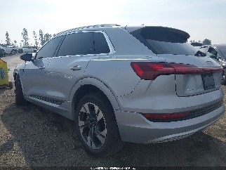 2022 Audi e-tron, VIN WA1AAAGE3NB004672. Фото 3 из 6 с аукциона IAAI. Каталог авто из США OpenDataCar.