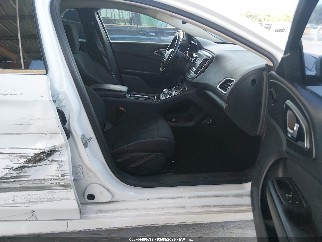 2016 Chrysler 200, VIN 1C3CCCAB4GN177397. Фото 5 з 6 з аукціону IAAI. Каталог авто зі США OpenDataCar.