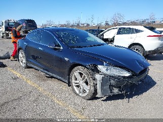 2014 Tesla Model S, VIN 5YJSA1H10EFP44912. Фото 1 из 6 с аукциона IAAI. Каталог авто из США OpenDataCar.