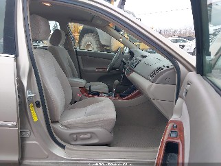 2002 Toyota Camry, VIN 4T1BE30K92U530830. Zdjęcie 5 z 6 z aukcji IAAI. Katalog aut z USA OpenDataCar.