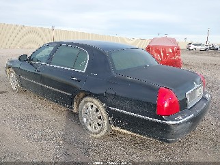 2005 Lincoln Town Car, VIN 1LNHM84W05Y667093. Фото 3 з 6 з аукціону IAAI. Каталог авто зі США OpenDataCar.