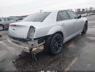 2019 Chrysler 300, VIN 2C3CCAAG3KH663832. Фото 4 з 6 з аукціону IAAI. Каталог авто зі США OpenDataCar.