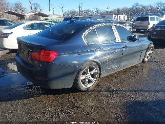 2015 Bmw 3 Series, VIN WBA3B5G59FNS13575. Фото 4 з 6 з аукціону IAAI. Каталог авто зі США OpenDataCar.
