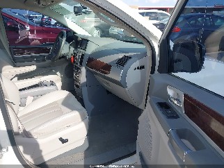 2010 Chrysler Town & Country, VIN 2A4RR5D14AR133746. Фото 5 з 6 з аукціону IAAI. Каталог авто зі США OpenDataCar.