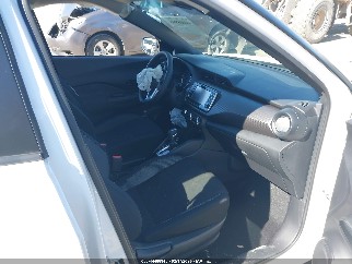 2020 Nissan Kicks, VIN 3N1CP5BV8LL565315. Фото 5 з 6 з аукціону IAAI. Каталог авто зі США OpenDataCar.