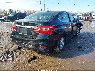 2018 Nissan Sentra, VIN 3N1AB7AP7JY264605. Фото 4 з 6 з аукціону IAAI. Каталог авто зі США OpenDataCar.