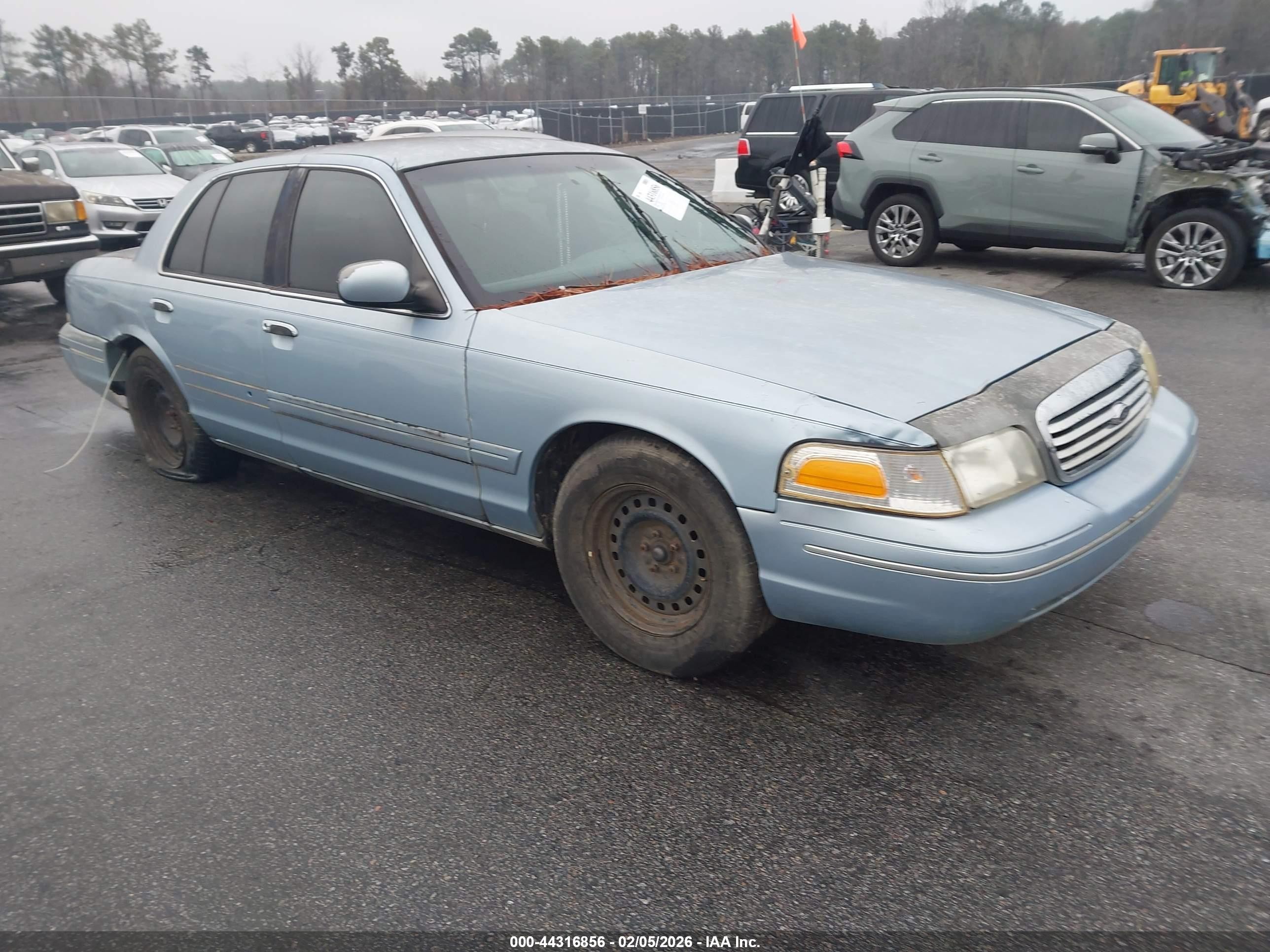 2000 Ford Crown Victoria