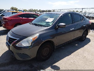 2015 Nissan Versa, VIN 3N1CN7AP1FL895032. Фото 2 з 6 з аукціону IAAI. Каталог авто зі США OpenDataCar.