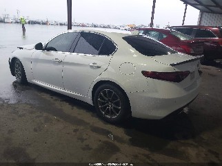 2018 Alfa romeo Giulia, VIN ZARFAEBN6J7565963. Zdjęcie 3 z 6 z aukcji IAAI. Katalog aut z USA OpenDataCar.