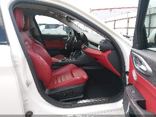 2017 Alfa romeo Giulia, VIN ZARFAEEN5H7534113. Фото 5 з 6 з аукціону IAAI. Каталог авто зі США OpenDataCar.