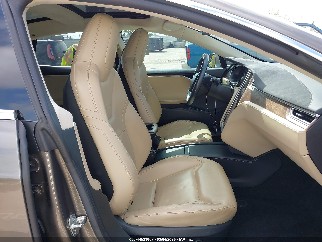 2016 Tesla Model S, VIN 5YJSA1E18GF161012. Фото 5 из 6 с аукциона IAAI. Каталог авто из США OpenDataCar.