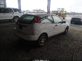 2005 Ford Focus, VIN 3FAHP31NX5R153489. Фото 4 з 6 з аукціону IAAI. Каталог авто зі США OpenDataCar.