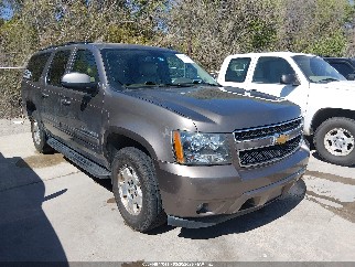 2014 Chevrolet Suburban 1500, VIN 1GNSCJE08ER239501. Фото 1 з 6 з аукціону IAAI. Каталог авто зі США OpenDataCar.